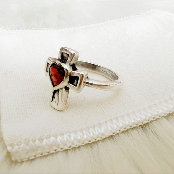 James Avery RETIRED Garnet stone red heart cross ring - Picture 8 of 9